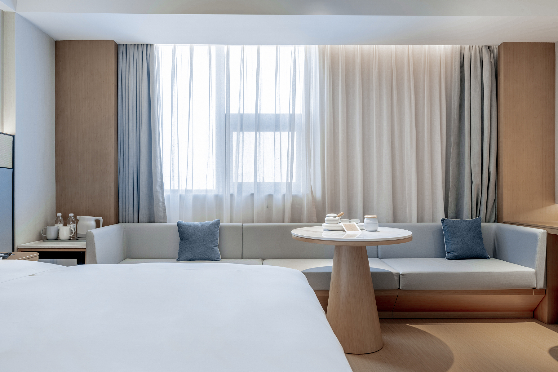 商务大床房（可投屏65寸电视+冰箱+金可儿床垫）