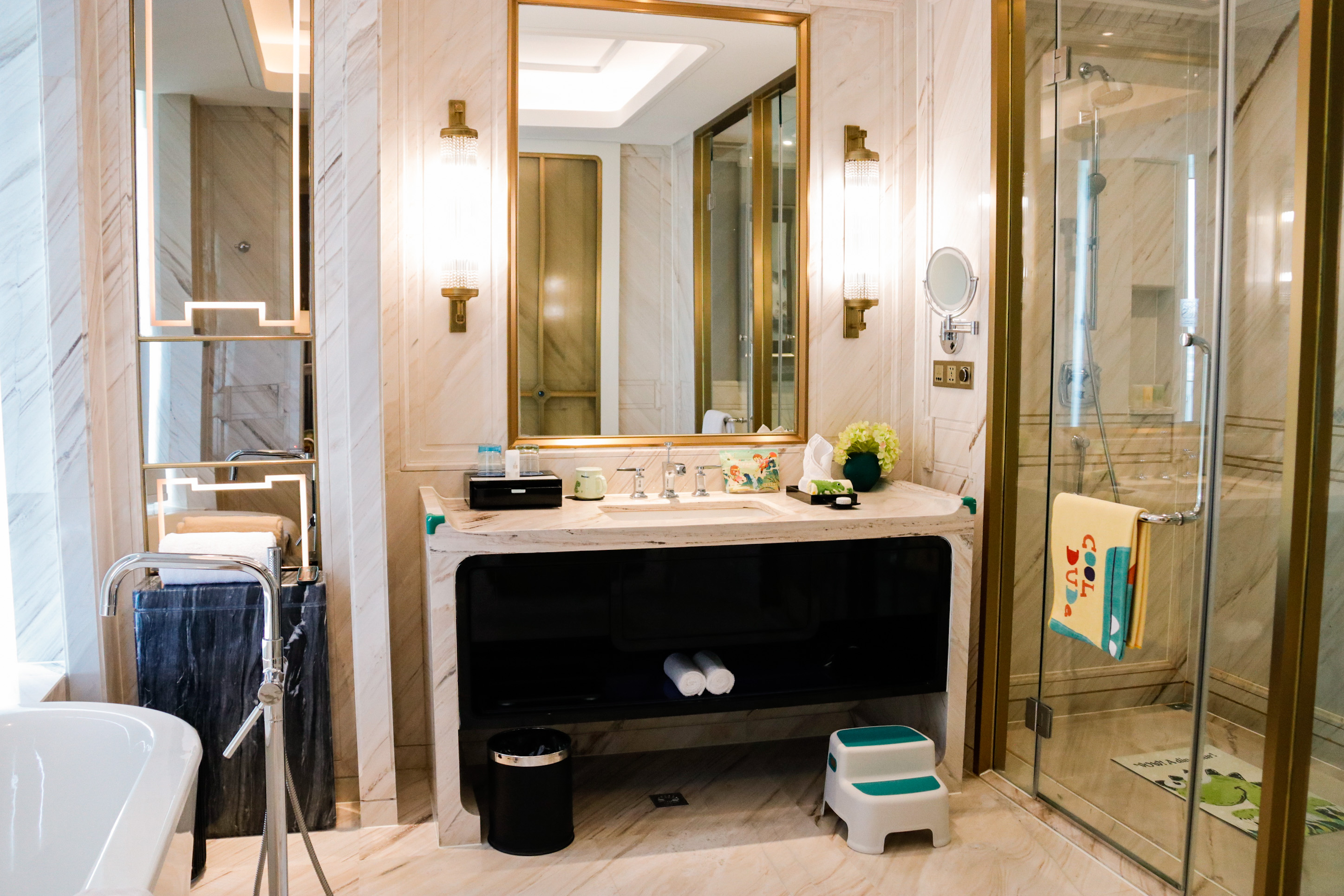 霸王龙亲子主题大床房