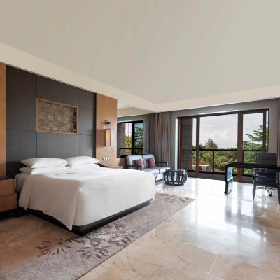 豪華花園大床房丨蒼翠錯落·亭廊掩映 海口萬豪酒店優惠