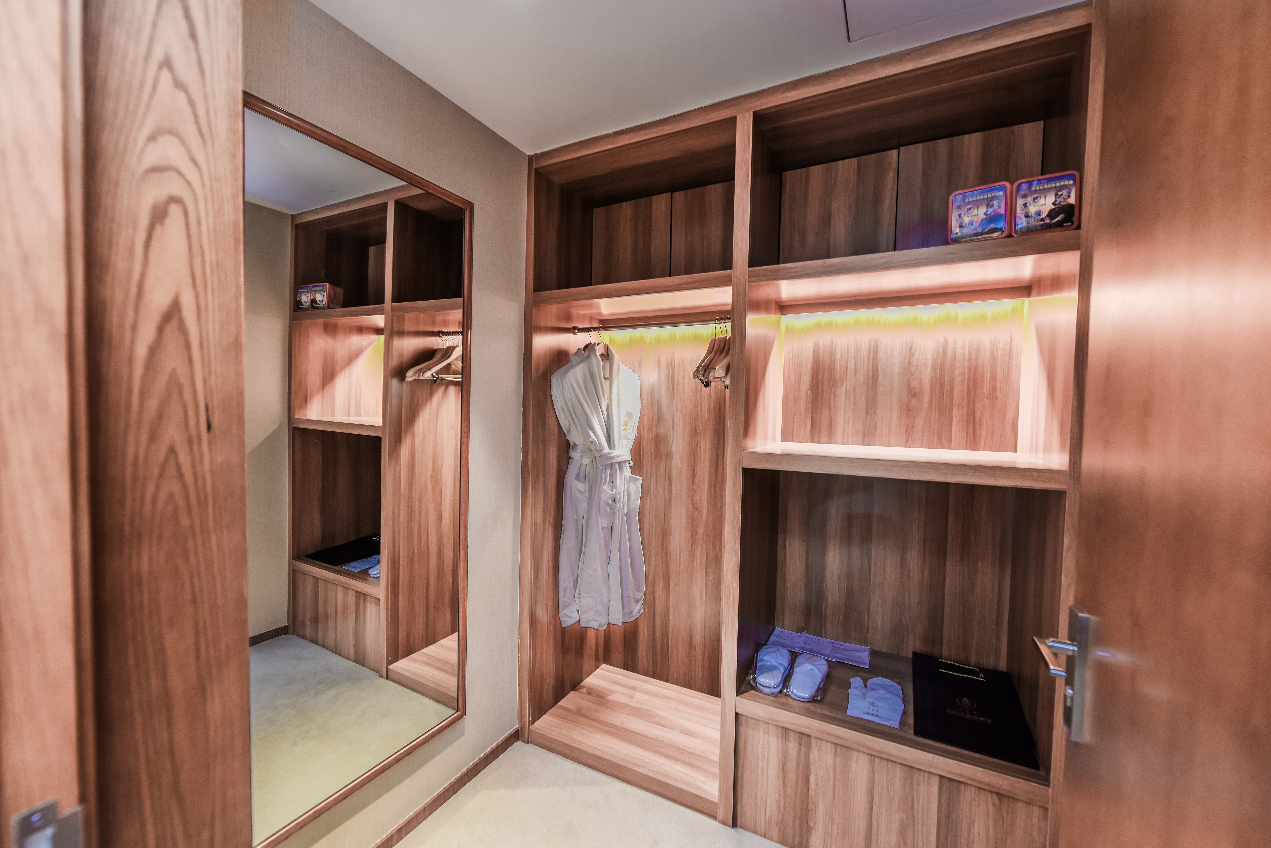 江语山景标间【休闲座椅+高配床品】