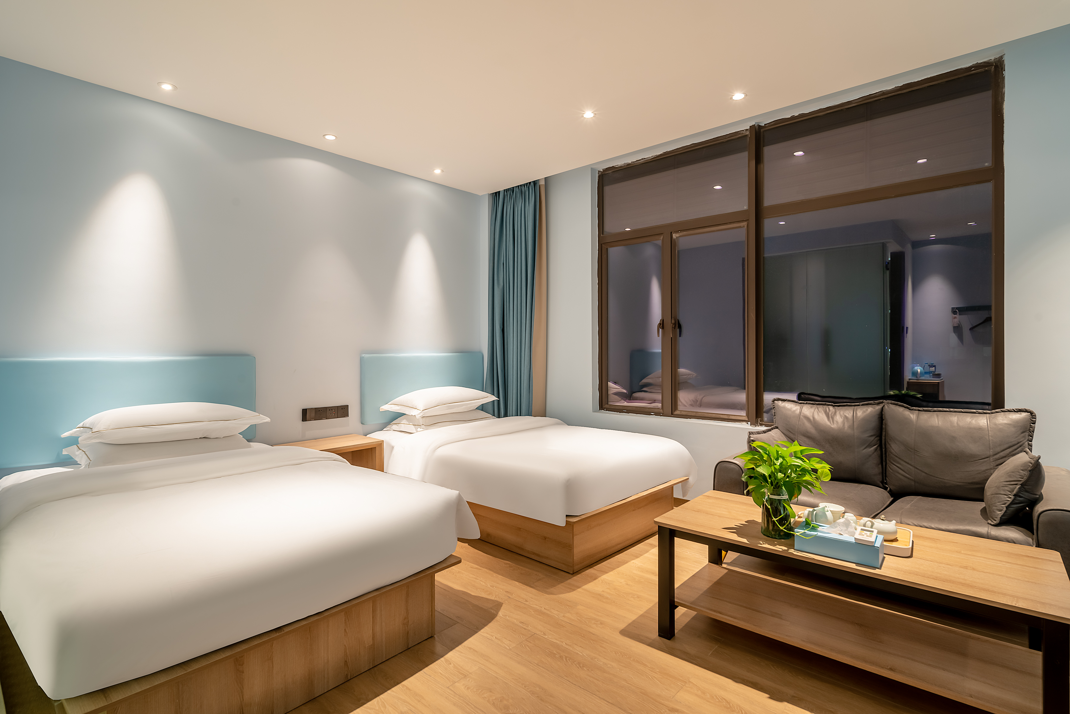 基友双床房-[2台电脑+RTX3060显卡+i5-10700F处理器+16G内存+2K曲面屏+机械键鼠]+沙发茶几