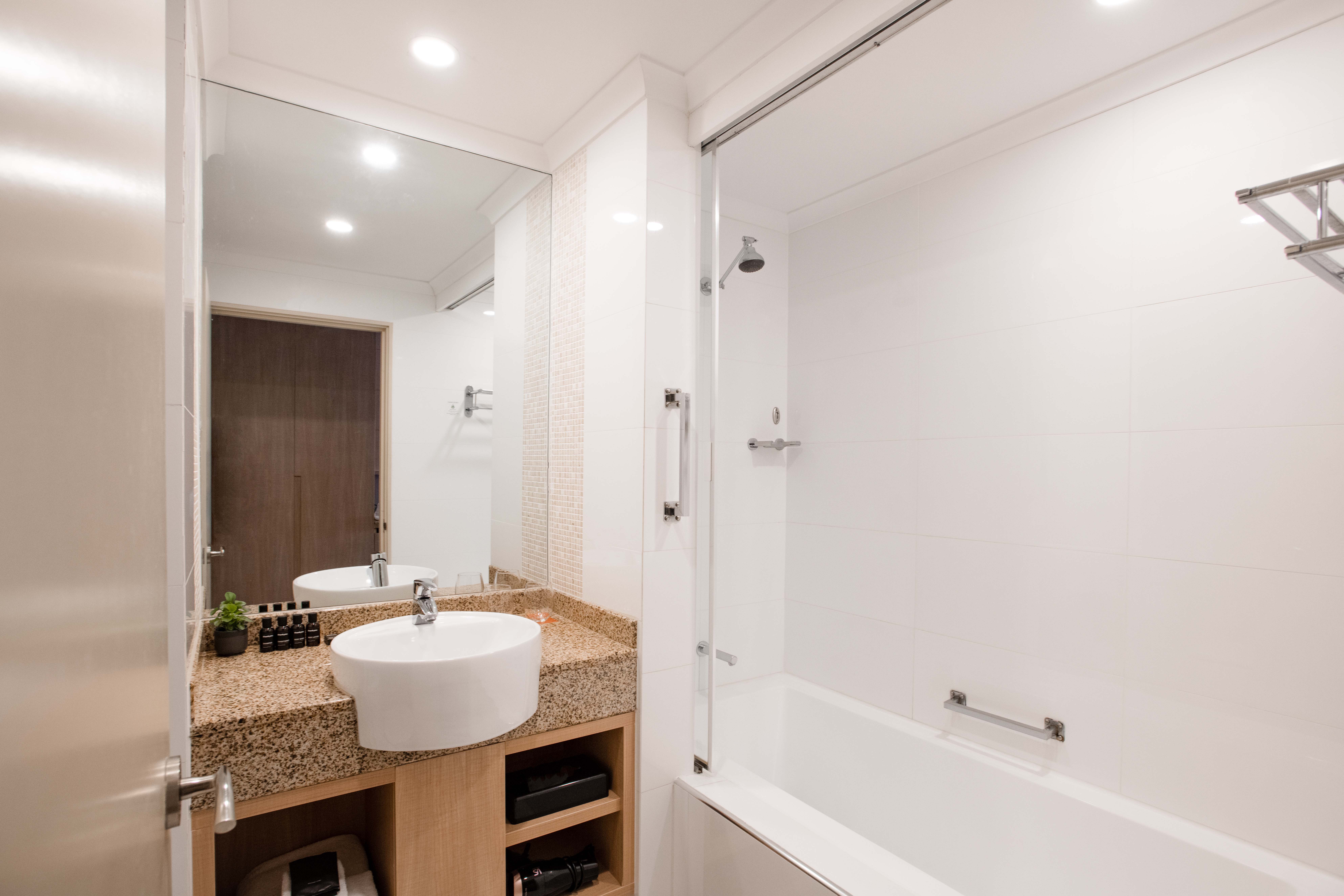 行政阳台特大床房