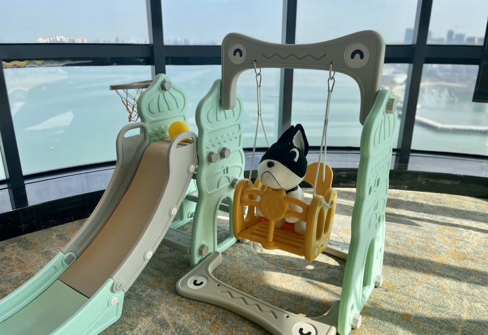 盼酷小黄鸭亲子主题至尊海湾全景套房