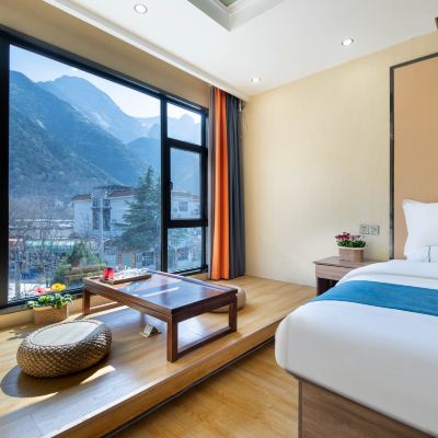 閣 · 豪華山景雙床房（觀華山美景+液晶電視可投屏） 旺角美宿（華山景區售票處店）優惠
