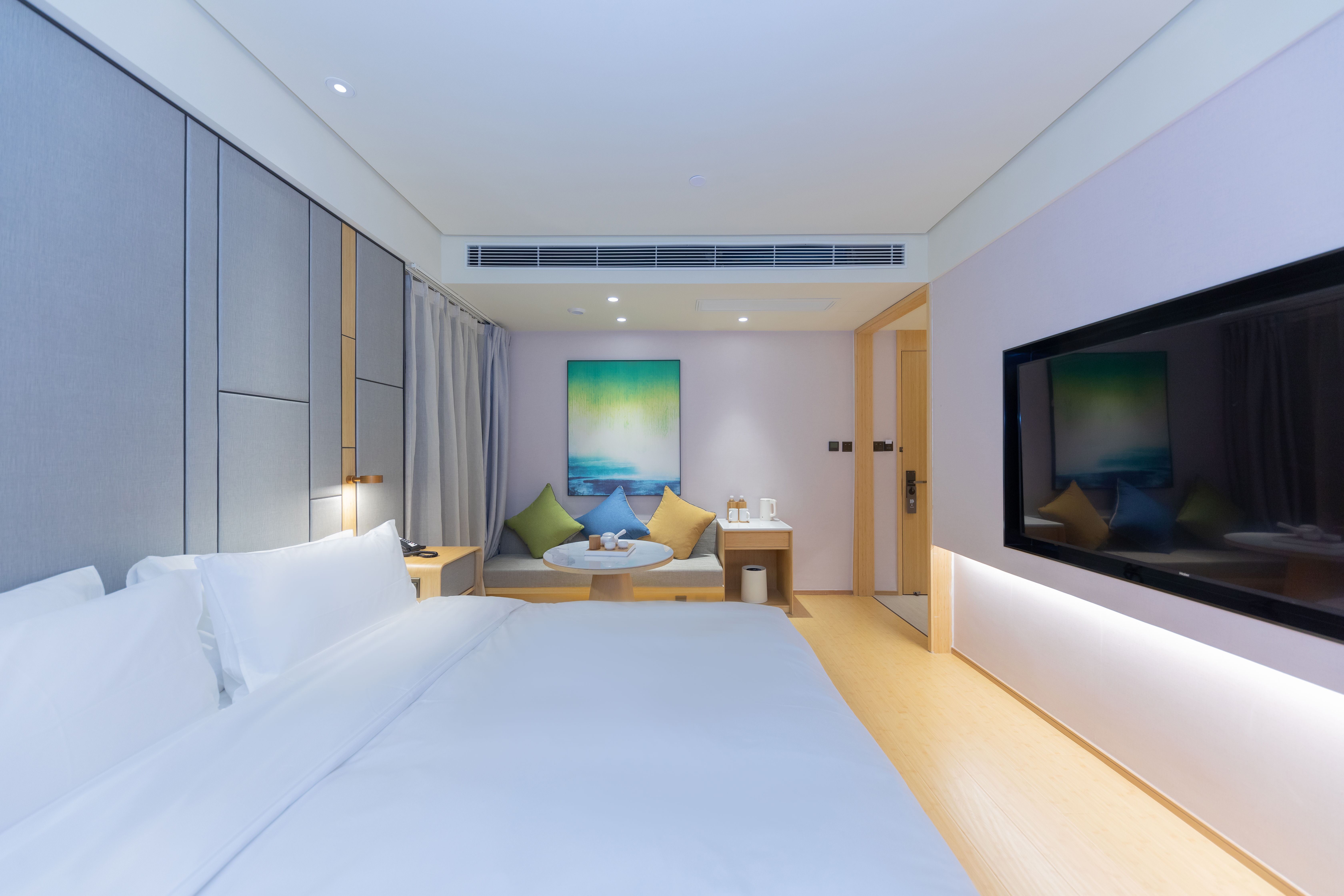 大床房A（无窗）（梦百合床垫+65寸电视可投屏）