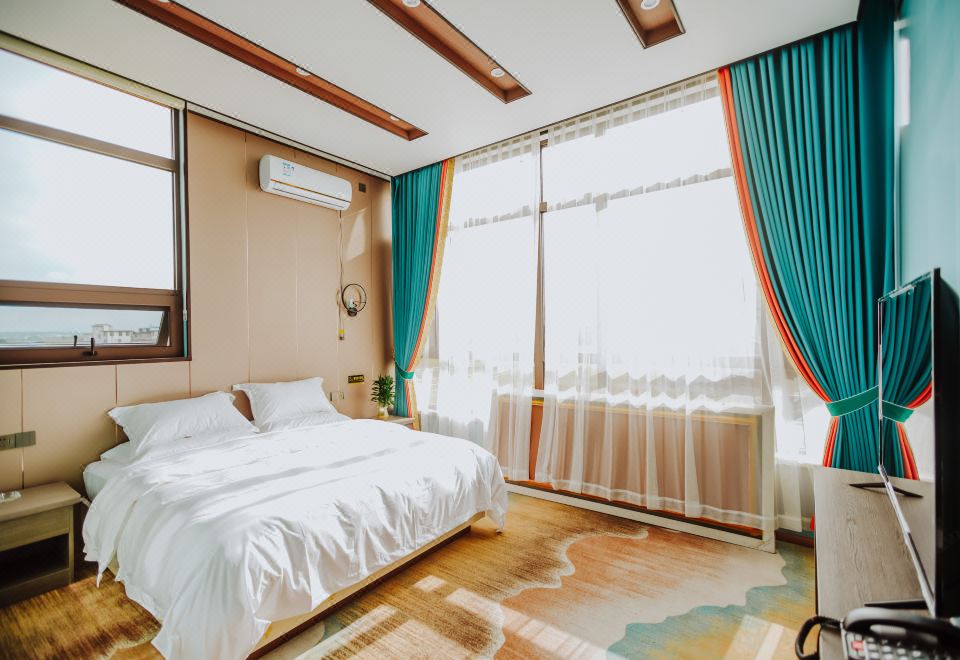 Heqing Huaxi Yazhu HomestayGrand Idyllic king room