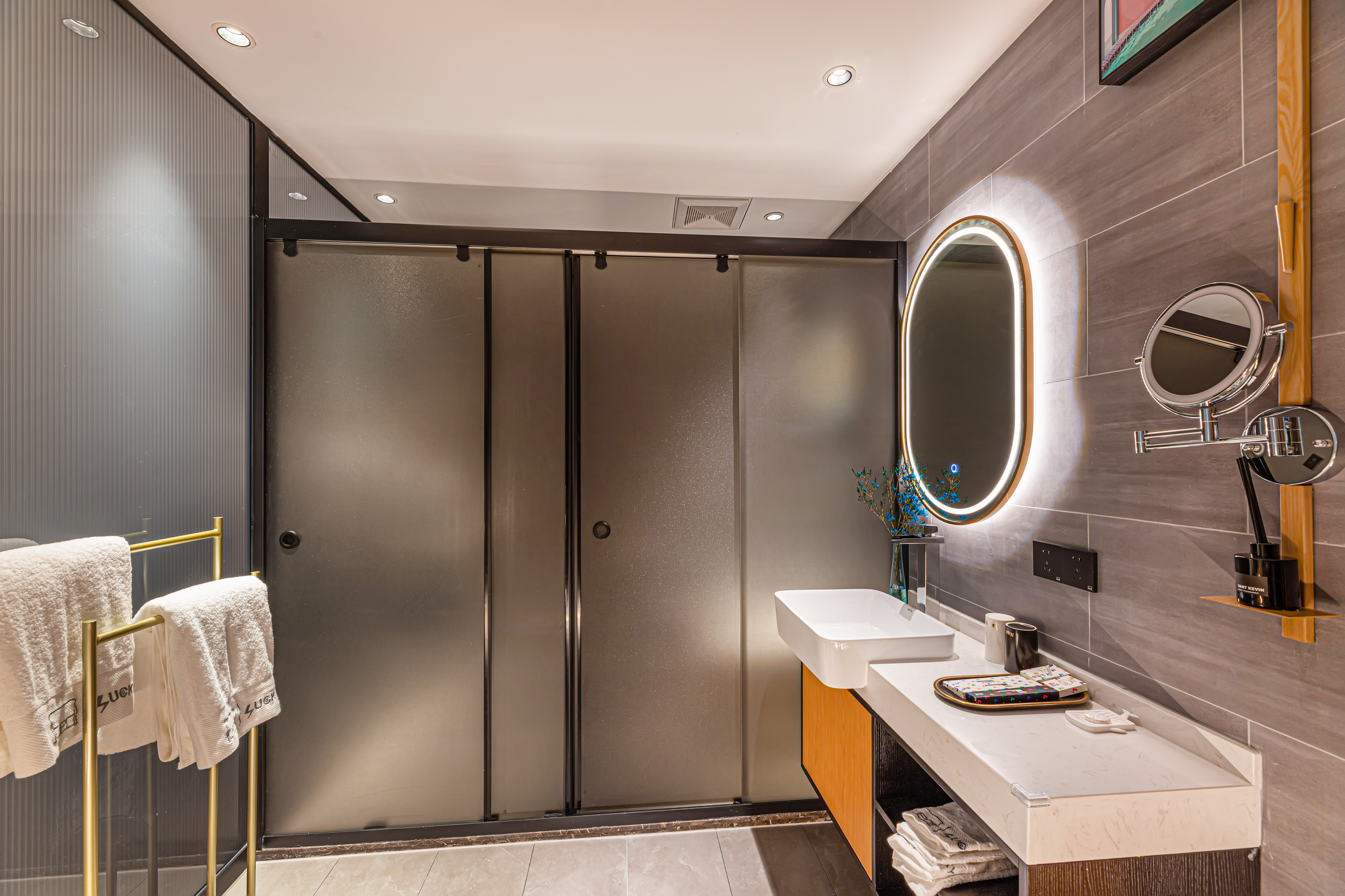 LBED大床房（极米智能投影+恒温马桶+梦境乳胶床垫）