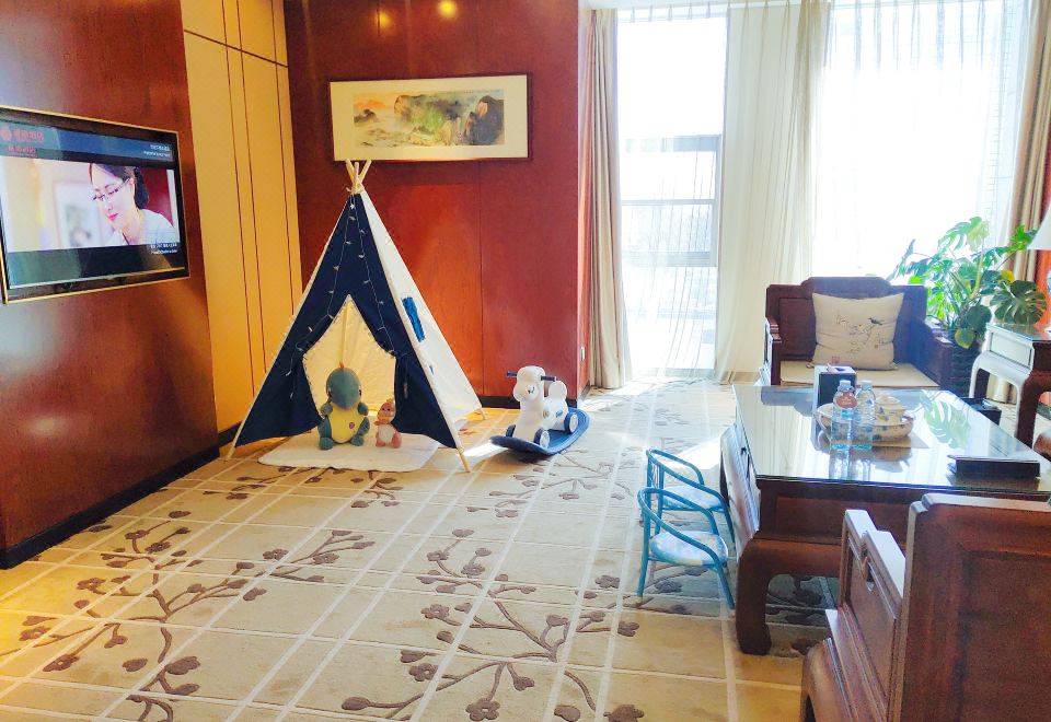 家庭主題套房（小童帳篷+小童浴袍）