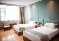 Starway Hotel (Duchang Renminguangchangwanlidadaodian)