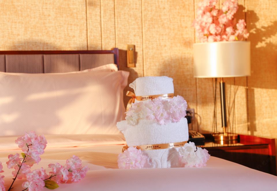 Chateau Star River QingdaoCherry Blossom Themed Suite