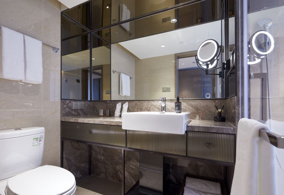 Friendship Hotel HangzhouExecutive Queen Room