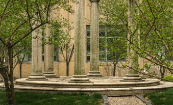 Zhaoyangli Forest Hotel - Housity