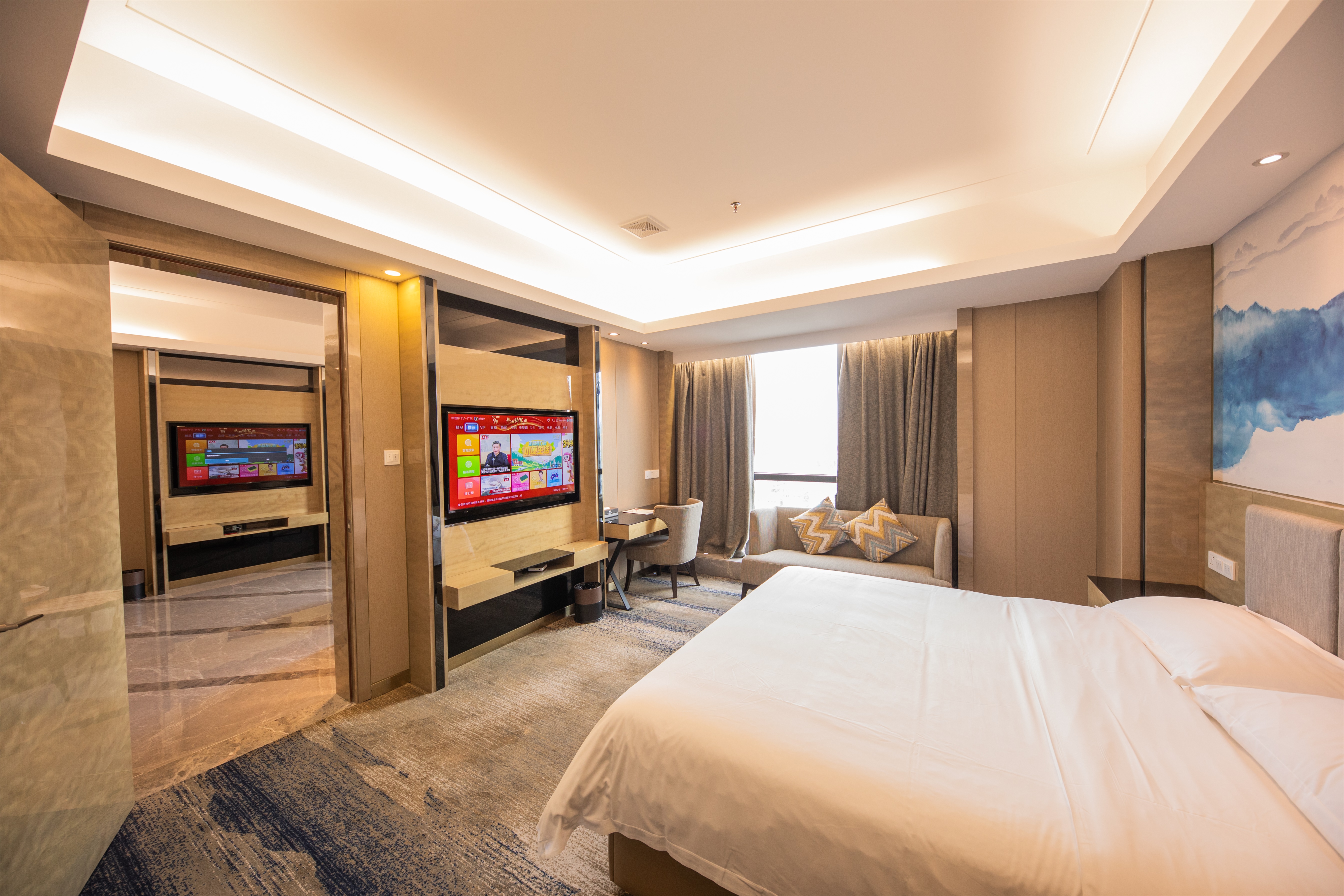 伯爵套房（高空眺望+览江悦城+一厅两房三床三衞）