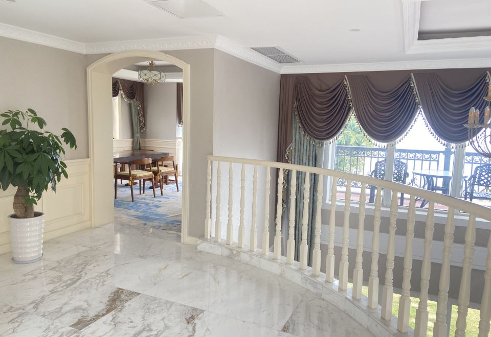 Asia Gulf HotelFrench-Style Presidential Villa