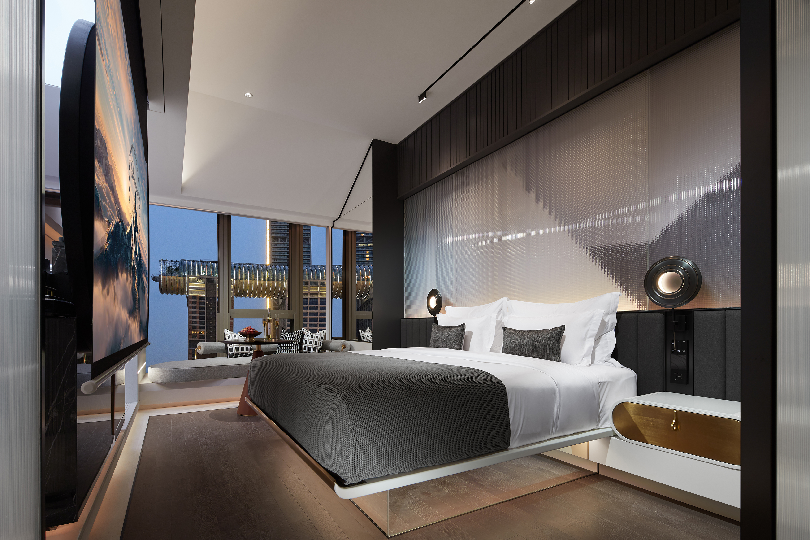 半岛江景汤池房