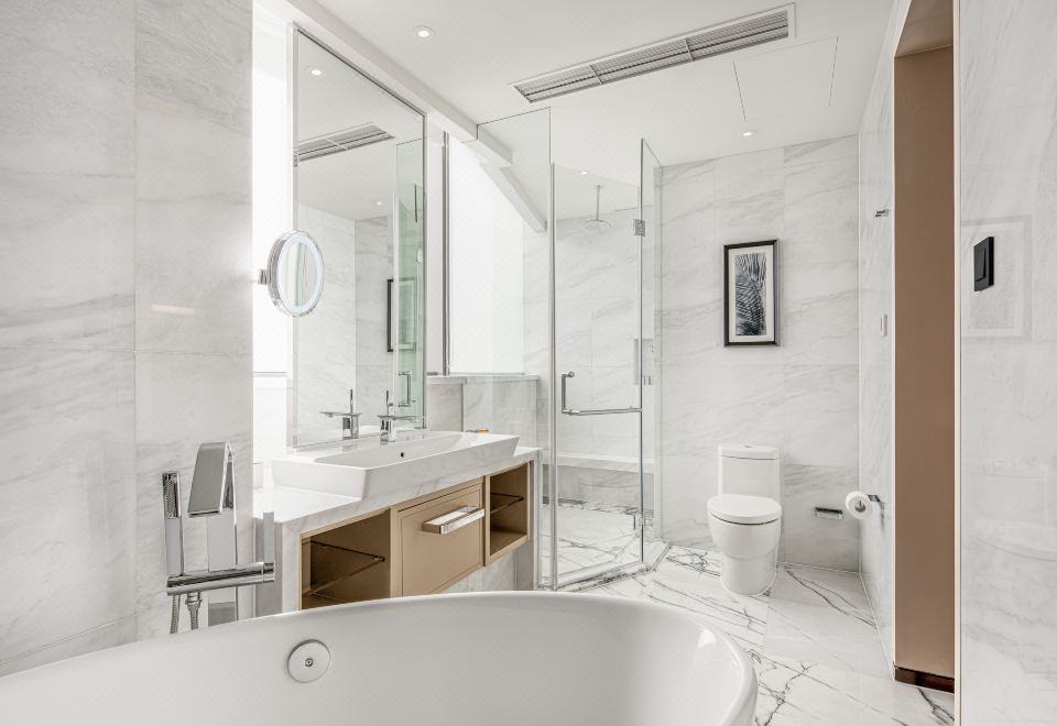 Renaissance Shanghai Caohejing HotelClub lounge access, 1 Bedroom Suite, 1 King, City view