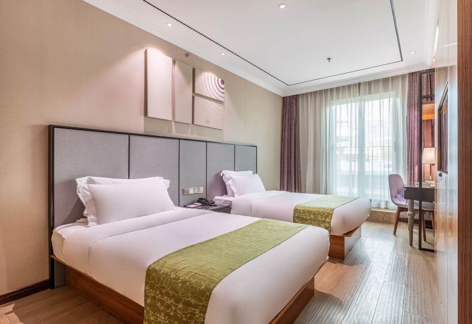 GreenTree Eastern Hotel (Xiamen Zhongshan Road Pedestrian Street)Family Room With Balcony
