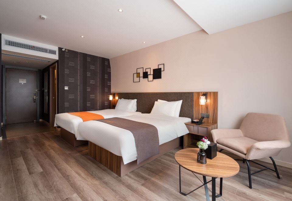 双床房【英伦风格，55寸可投屏电视】