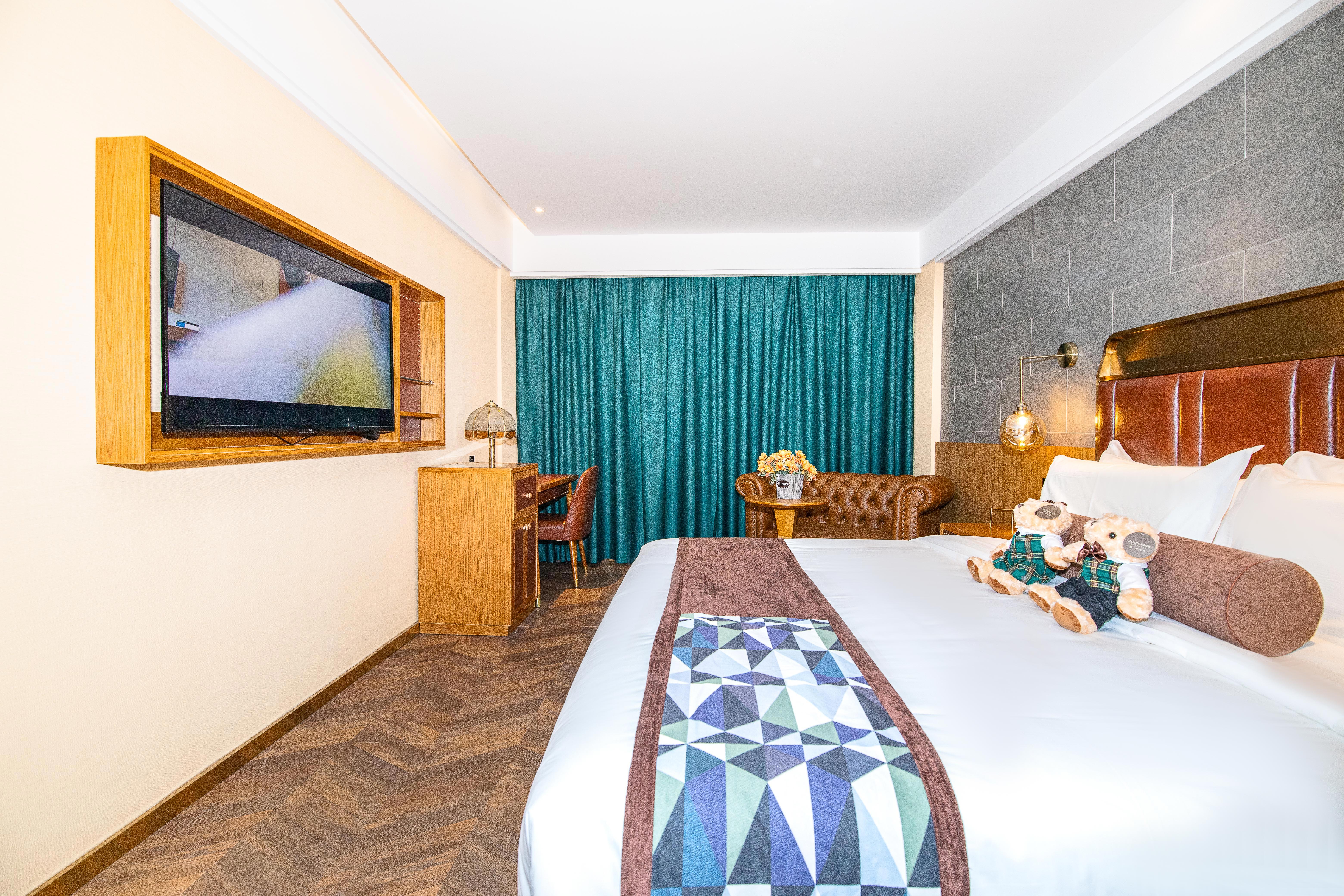 铂金精英大床房+投屏电视+深睡床垫