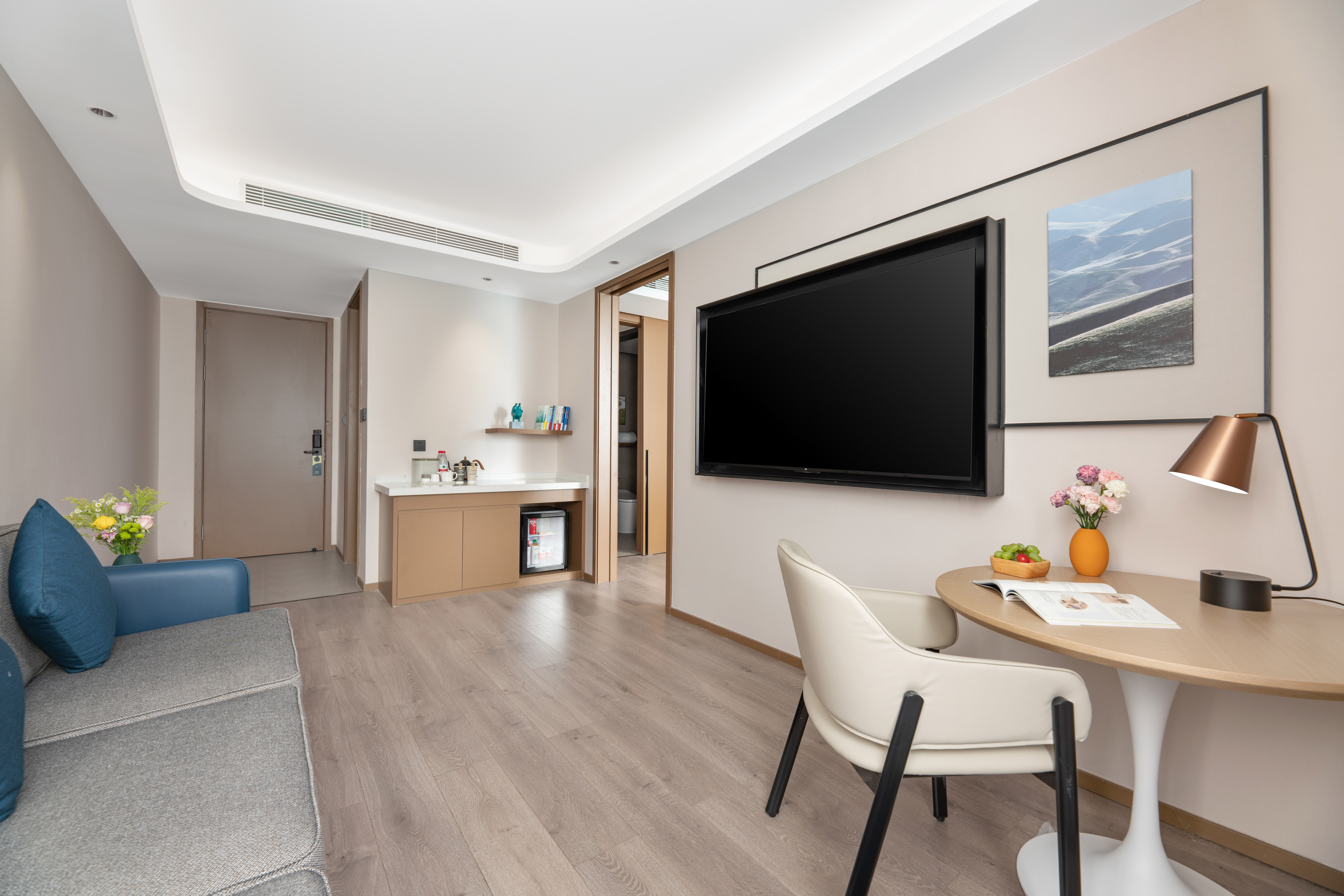 Atour Hotel Taifu Plaza South Ring Road Karamay几木套房（全屋智能+迷你小冰箱）