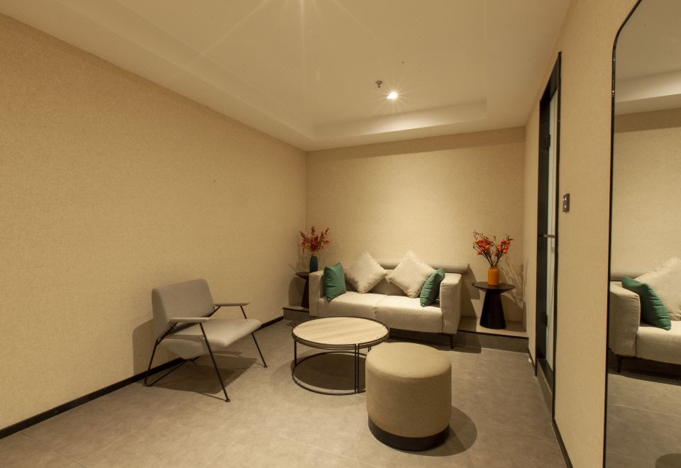 优悦商务套房-智能客控