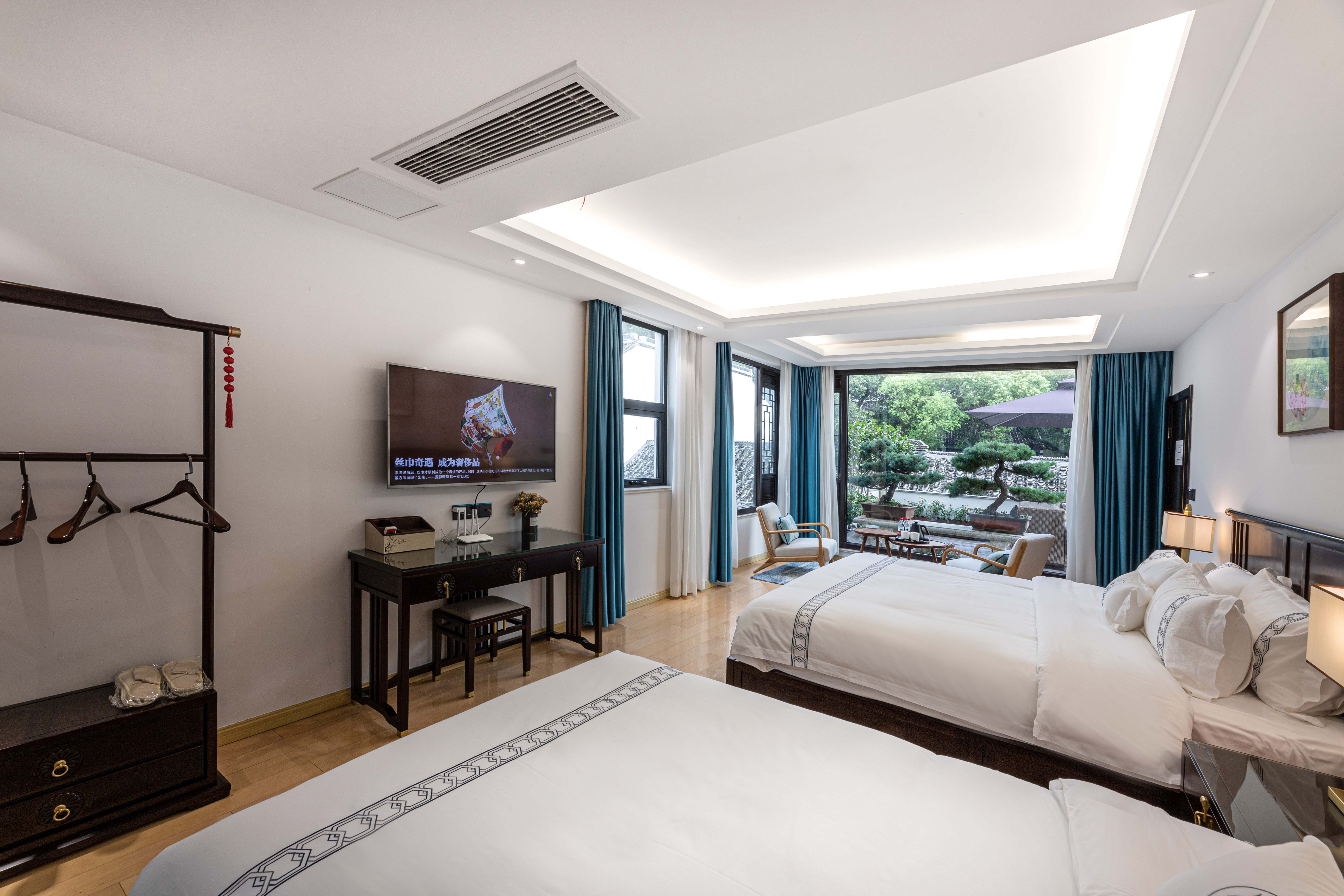 悠悦豪华全景露台双床家庭房