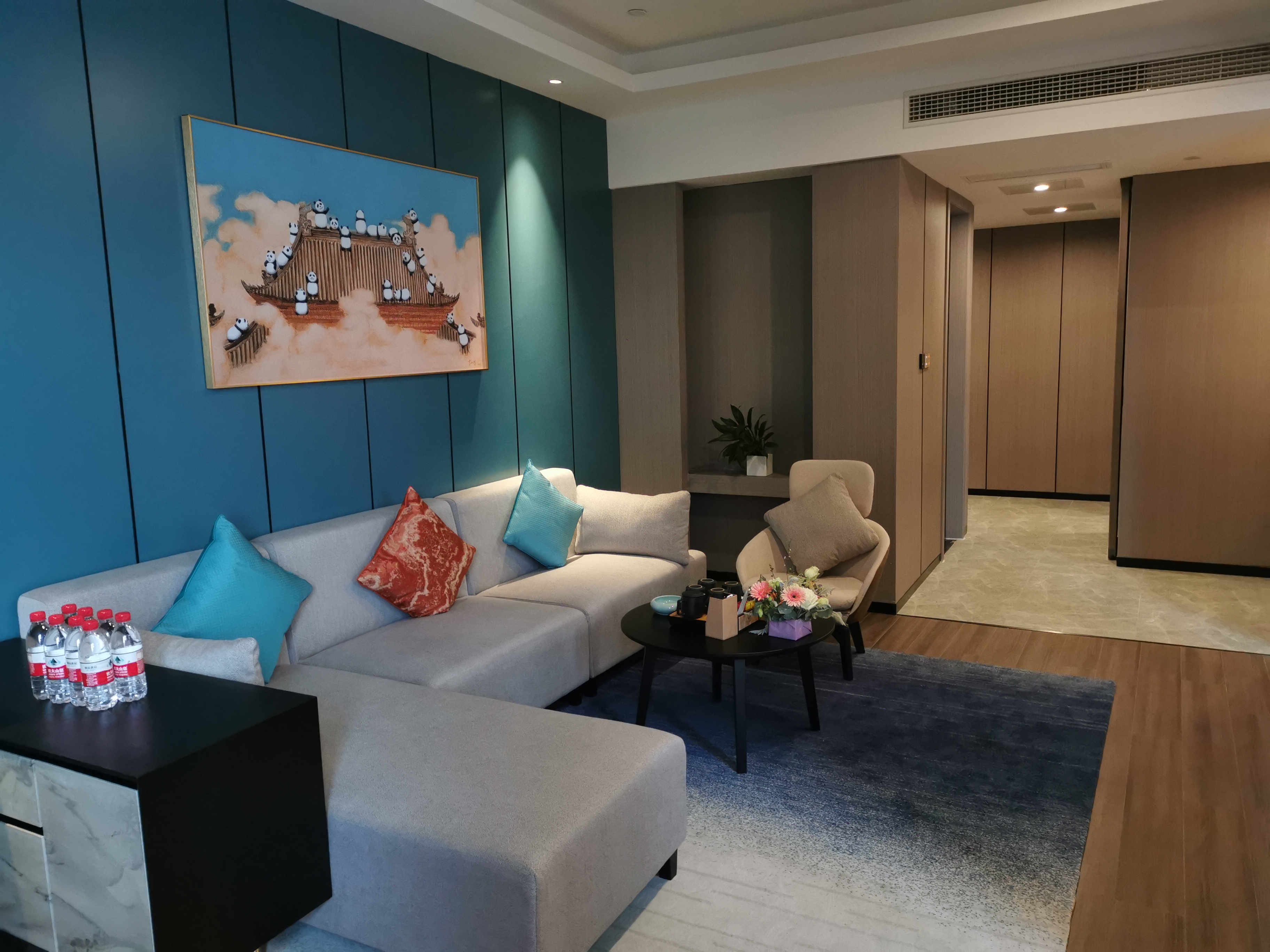 行政全景套房（城市高空夜景+独立会客厅+浴缸+智能客控+机麻）