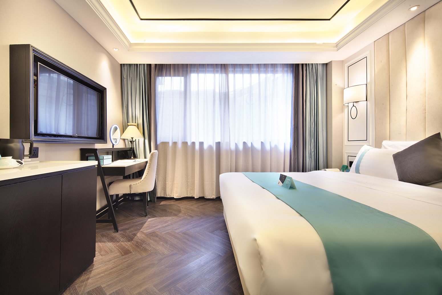 希岸豪华大床房（时尚轻奢｜智慧客控｜风尚投屏）