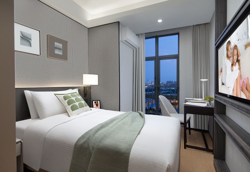 兩房行政套房（洗衣機+廚房+兩個衞生間）