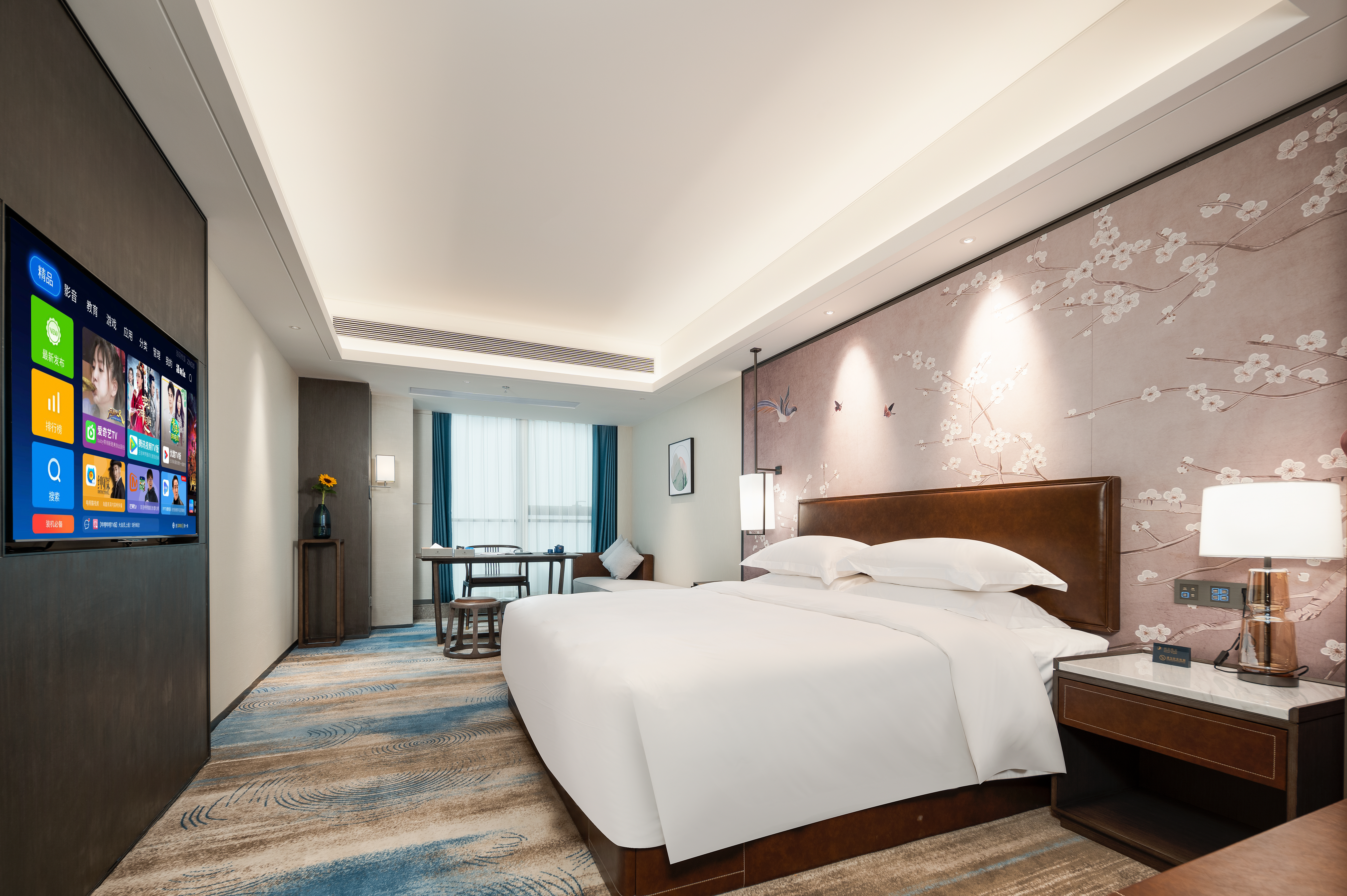 云端.城景行政大床房（智能客控+办公友好+落地窗）