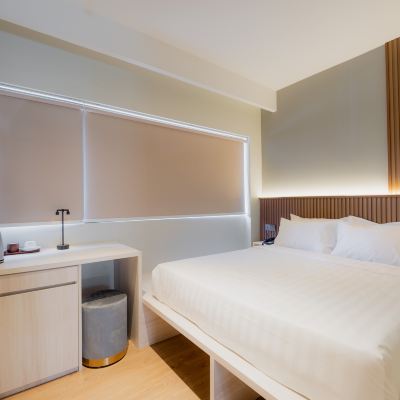 高級雙人床房（有窗） 馬達達精品飯店優惠