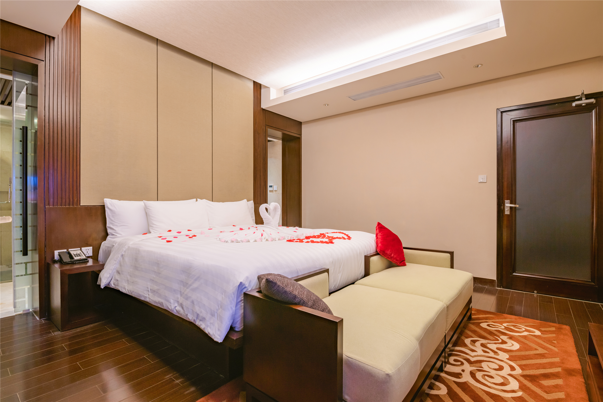 别墅露台泡池大床房