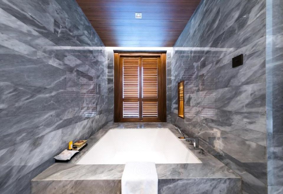 The Anandi Hotel & Spa ShanghaiExecutive Suite