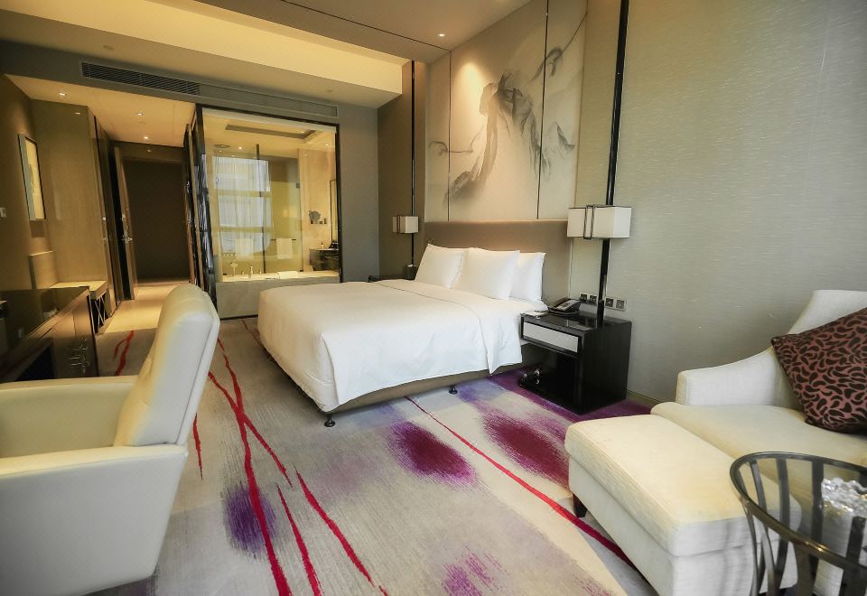 高级豪华大床房（超大浴缸+高端品牌床垫）