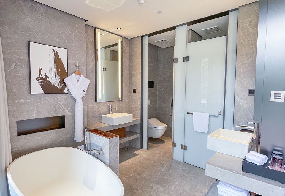 Long Island Golf & Private Resort HotelLuxurious Family Suite