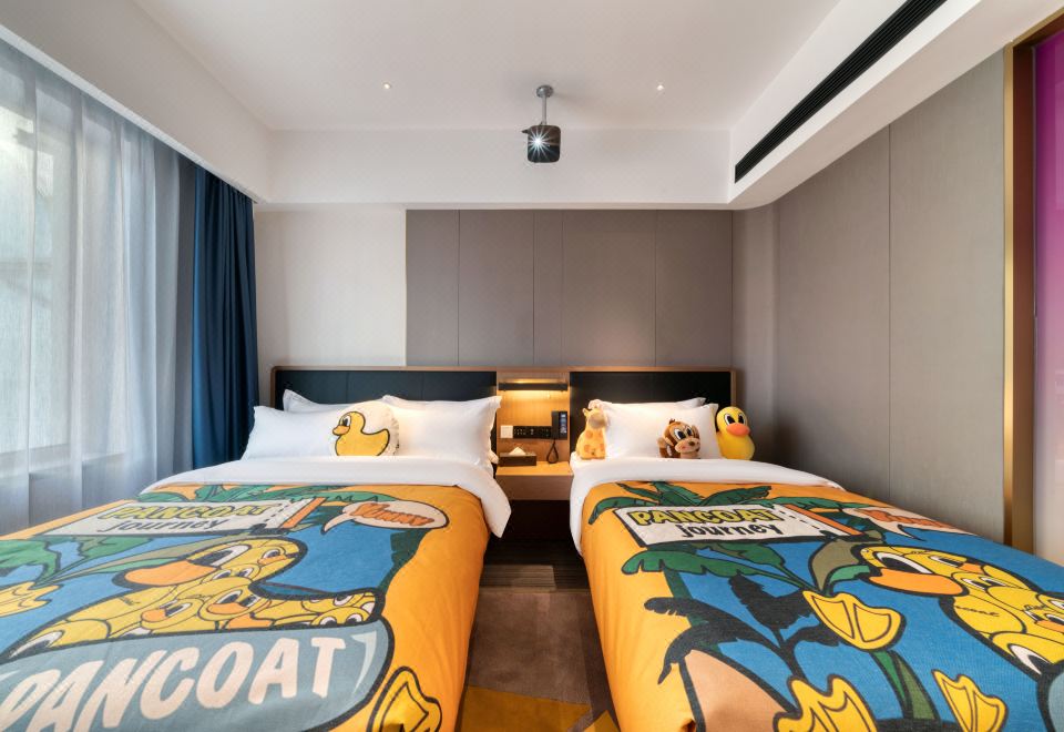 巨幕观影亲子家庭房