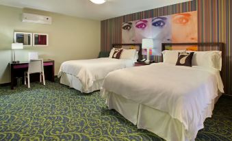 7 Springs Inn & Suites