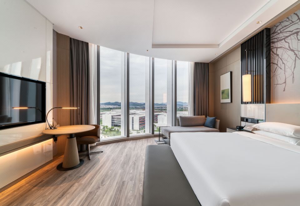 Courtyard By Marriott Hangzhou XihuExecutive Queen Room