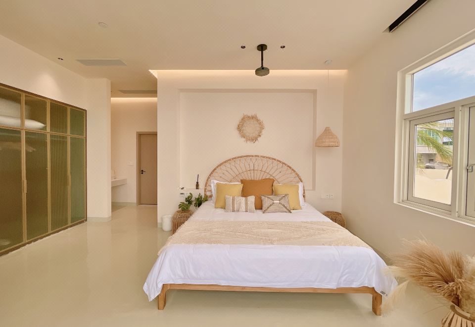 Guestroom - Sea-View (Double bed) (Balcony, pool)