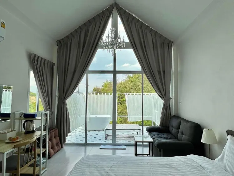 ห้องเตียงใหญ่ พร้อมวิวเมือง