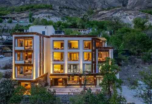 YuShi Low-Altitude Mountain View Resort & Manor