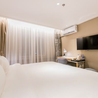 商務大床房（智能投屏+助眠零壓枕） 如家飯店·neo（深圳羅湖口岸國貿地鐵站店）優惠