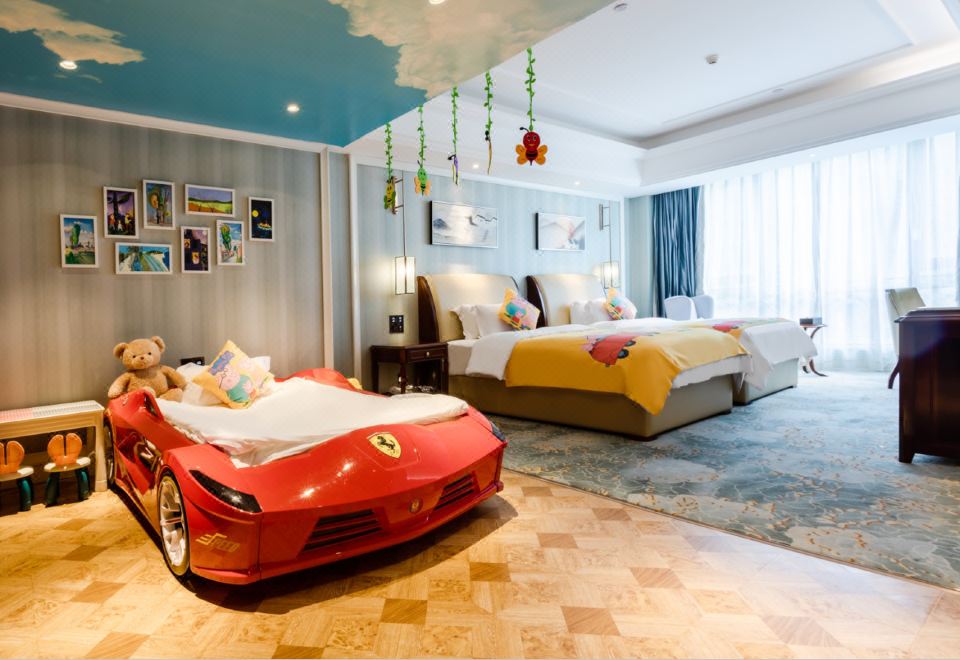 行政温馨家庭房