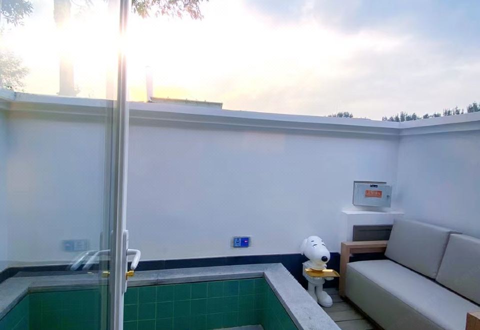 Beijing Placid Lake Resort HotelConnected Yards With Private Hot Spring