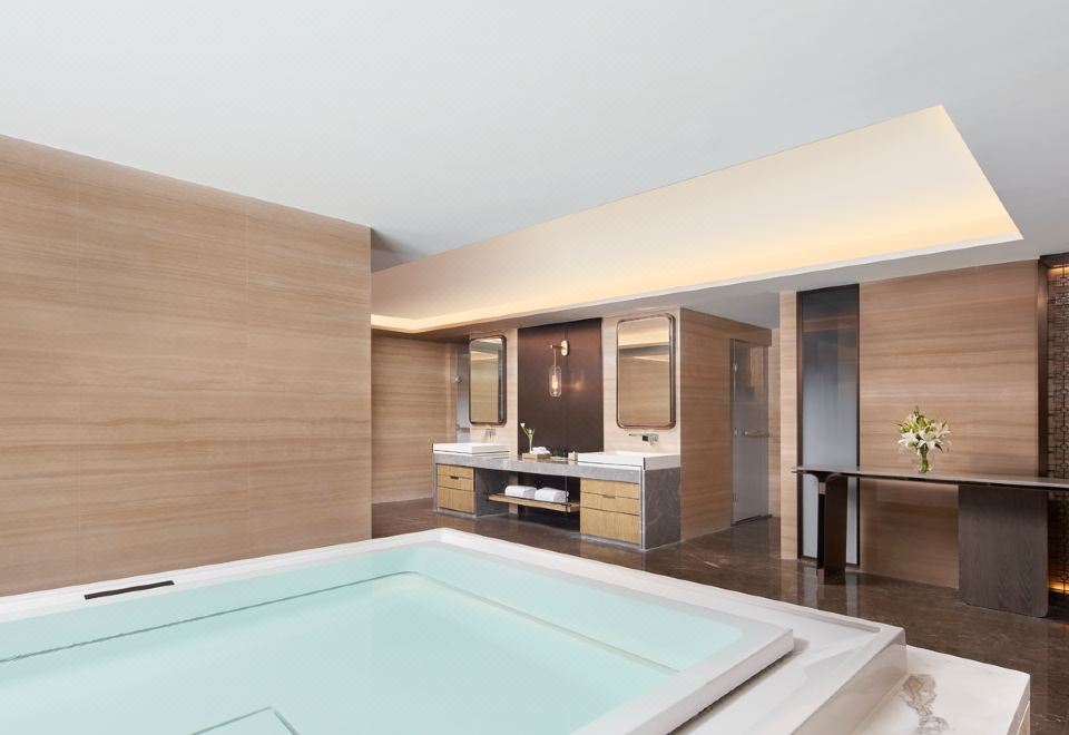 总统套房|多海景阳台|干蒸桑拿|海景浴缸|简厨