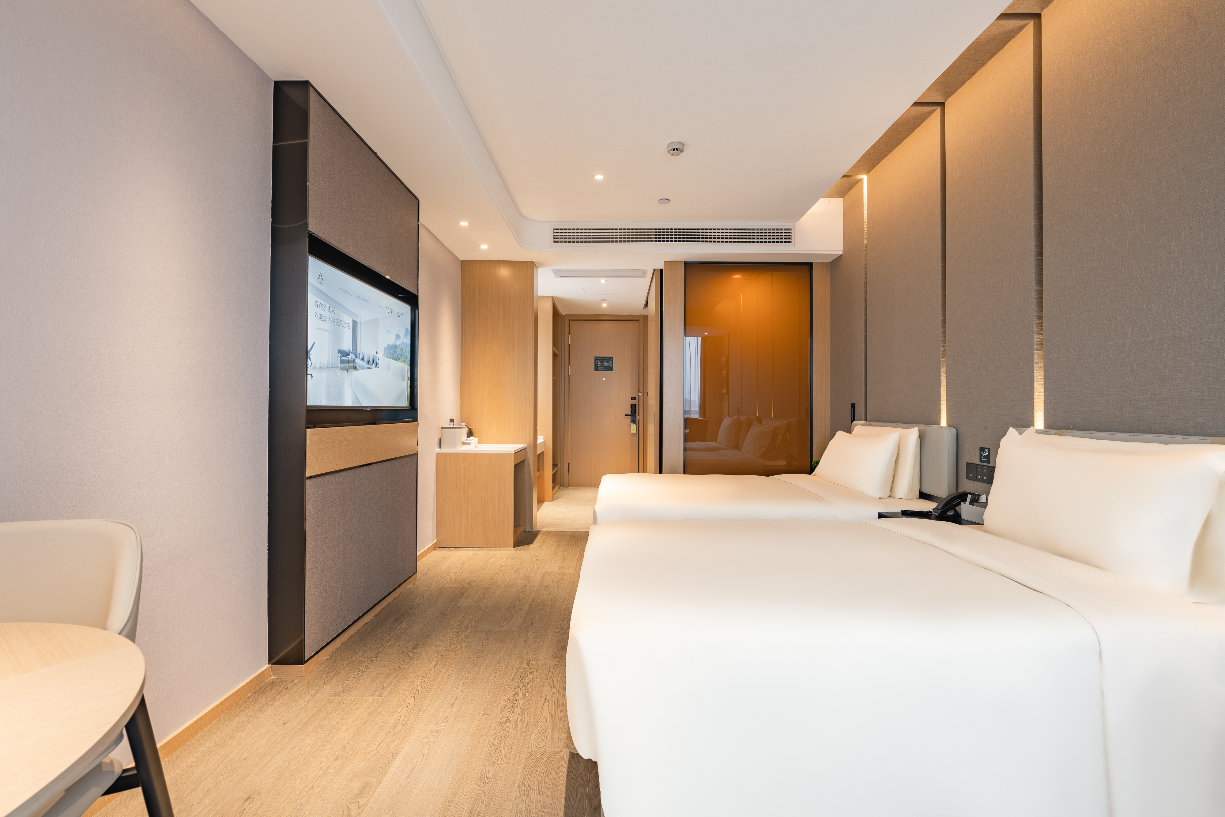 高级双床房（裸棉床品+迷你冰箱）