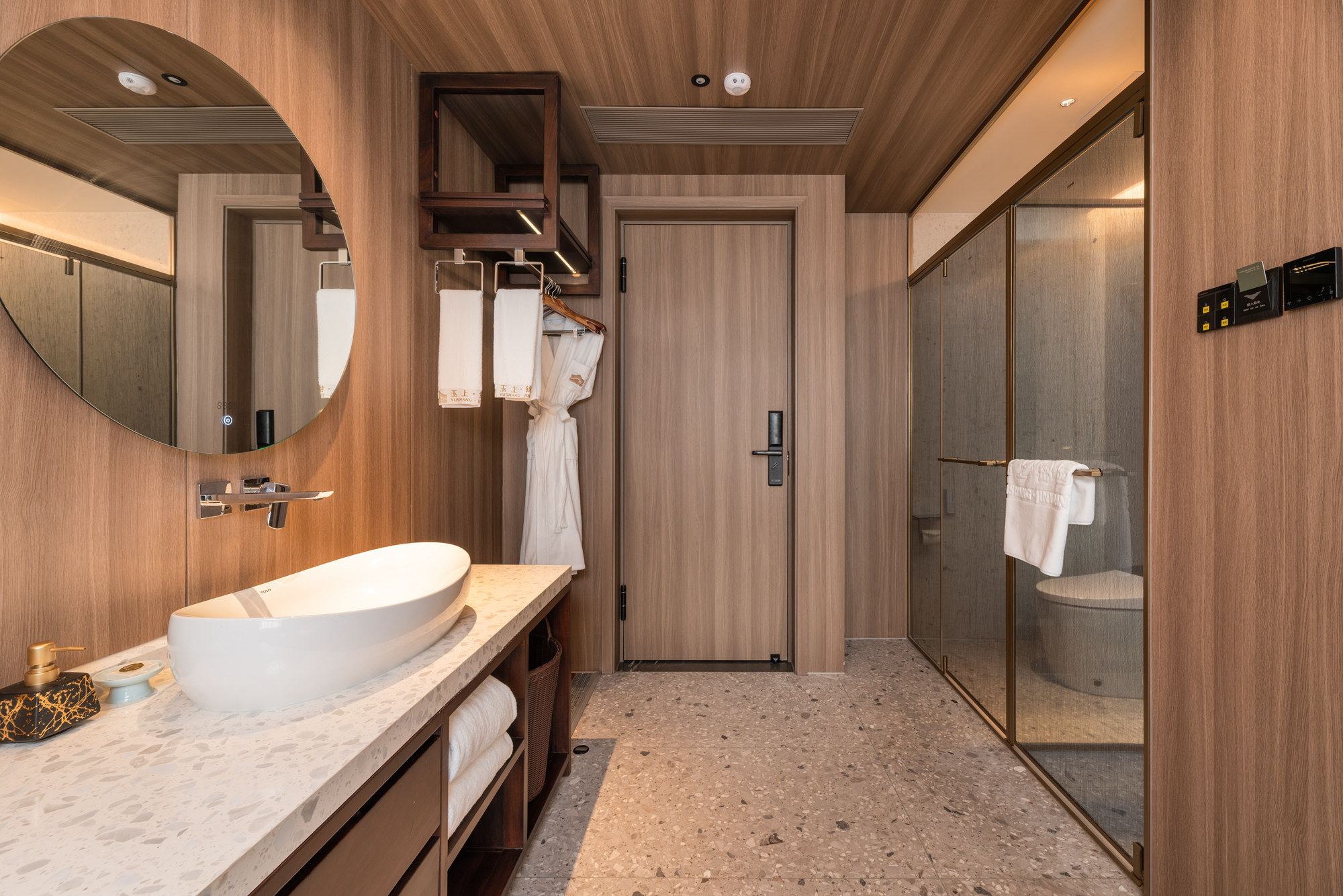 玉缘-轻奢大床房（乳胶床垫+高清影视+办公书桌）