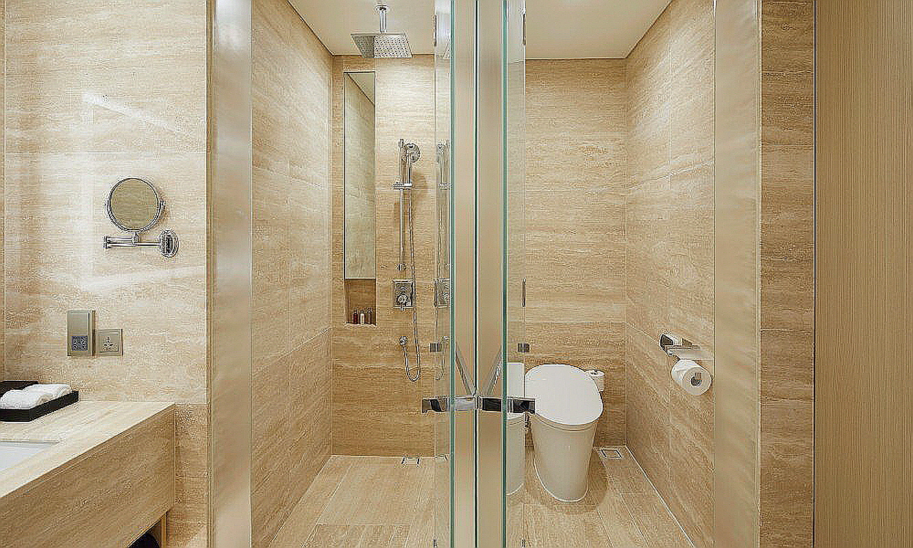 庭院景豪华特大床房