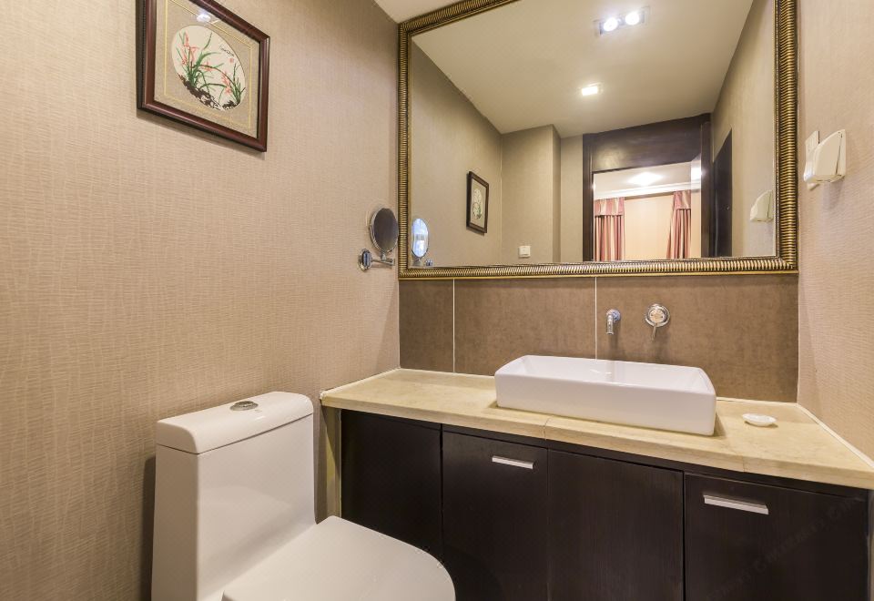 行政家庭大床间（大床，带梳化床）