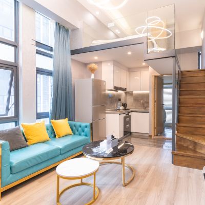 智能複式豪華大床房（提供一次性毛巾馬桶套） 卡繆智能酒店公寓（珠海奧園廣場店）優惠